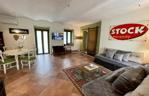 Madama Langa Country House con piscina nelle vigne - Foto 27