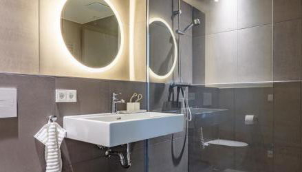 Homely! Skyview Apartment Frankfurt Airport, Fair, Rooftop, Gym! - Foto 2, towels, Shower