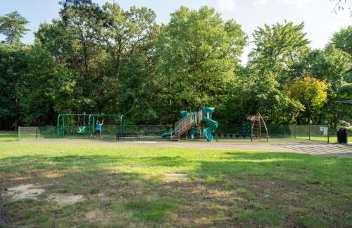 Parkside Alexandria Townhome - 3br free parking - Foto 37