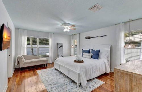 Hottub! Mini Golf! Water Access! Pets! 5min beach! - Foto 49