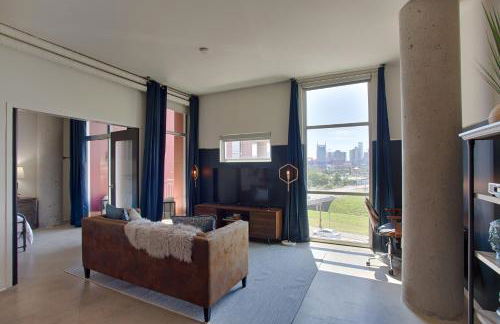 Mid Century Modern Downtown Condo | 30+ Night Min - Foto 14