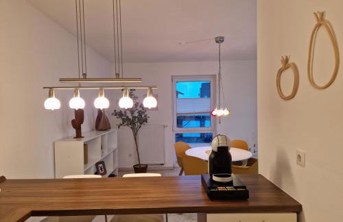 Cozy Apartment: Design Superior Suite Zentral - Küche - Balkon - Foto 36