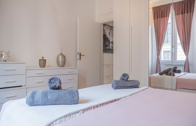 Charming Milanese Apartments - Photo 8