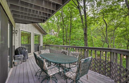 Beaver Lake Retreat with Deck and Private Hot Tub - Foto 31