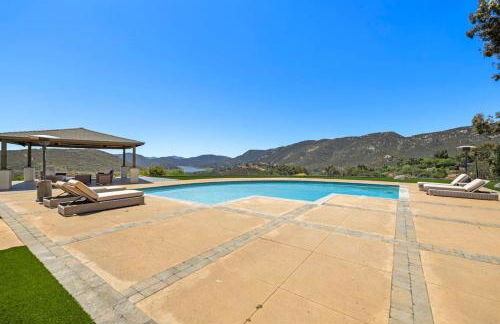 Private Gated 6BR Luxury Estate, Gym, Lake View - Foto 6