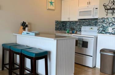 Corpus Christi North Beach Cozy Condo, 2 Heated pools and Balcony Ocean Views! - Foto 10