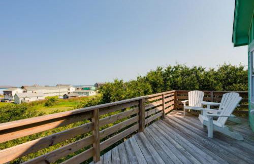 Quiet Hatteras Duplex with Decks about 1 Mile to Beach - Foto 2