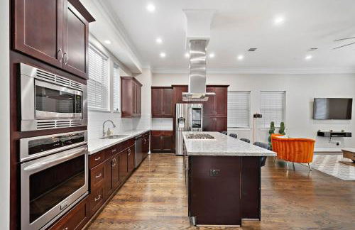 Modern Loft Unit with Patio at the Galleria - Foto 6