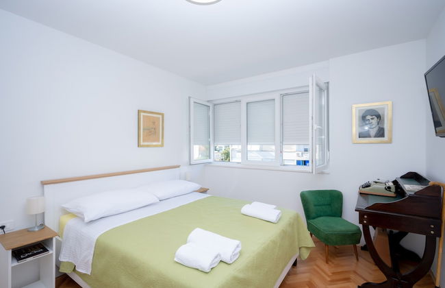 Billie Holiday apartment with balcony - Photo 2