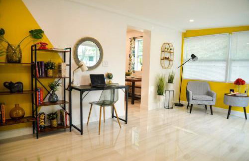 Vibrant 4bd 2ba Miami Home w POOL - Foto 4