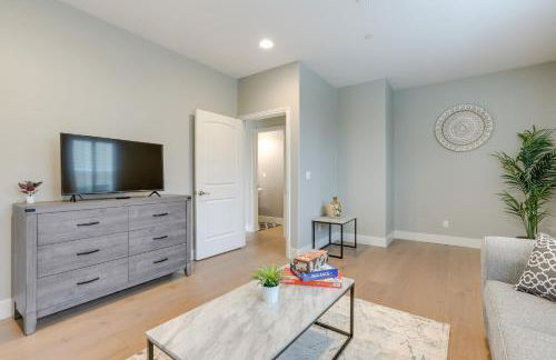 Luxe Roseville Home with Pool and Hot Tub! - Foto 13