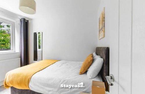 Spacious 2BR Home w Garden 2-Min Walk to Town - Foto 15