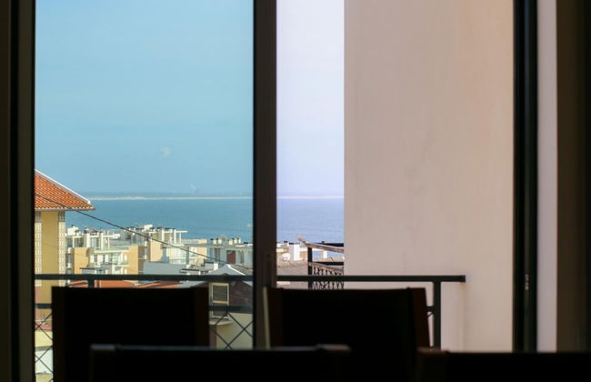 Atlantic Ocean Pool Apartment - Photo 20