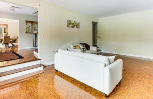 Hidden Paradise on 5 Acres with Hot Tub and Deck! - Foto 5