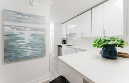 Boca Waterfront Oasis Walk to Beach with Pool, Hot Tub, Gym - Foto 55