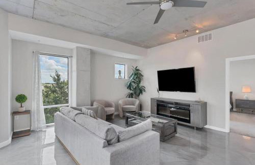 Modern 3 bedroom condo in downtown w free parking - Foto 16
