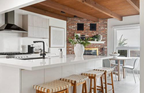 NEW Cozy Modern Home with Hot Tub and Ocean Views - Foto 3