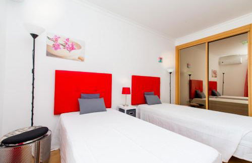 Santa Luzia Residence by Algartur - 5 mins Downtown - AC - Pool - Wi-Fi - Smart TV - Foto 19