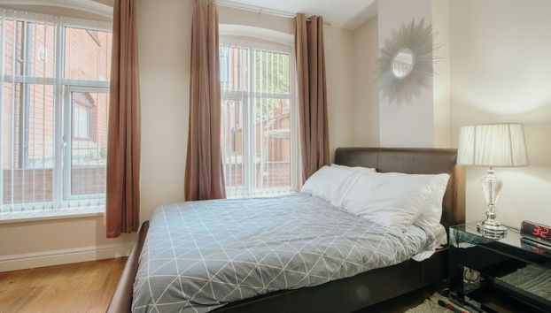 Stunning Quiet Apartment in Historic Building - Foto 2, Habitación