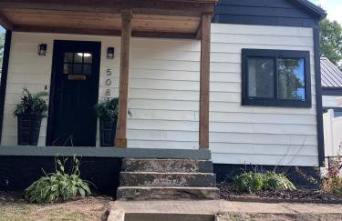 Large Five Bedroom house with outdoor patio with Jacuzzi and television! - Foto 59