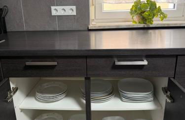 ARCOS Apartment - Geräumige 3-Zimmer-Wohnung mit 8 Einzelbetten - Perfekt für Familien, Gruppen oder Monteure - Foto 17