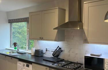 2 Bed Contractor Accommodation - 15min Drive to Heathrow & Windsor - Foto 4