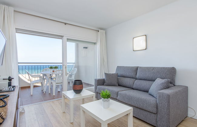 Apartment in Castelló d'Empúries with garden and terrace - Photo 7