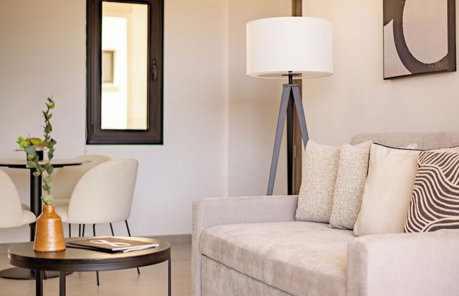 Sanders Eduardovich Limassol - Foto 23