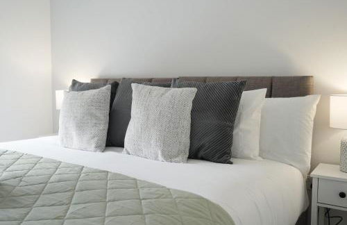 Mersey Way, Spacious 3 Bed Home, Close to Sheffield City Centre & FREE Driveway Parking - Perfect for Workers, Groups & Families - Hosted by Stay Host Save - Foto 4