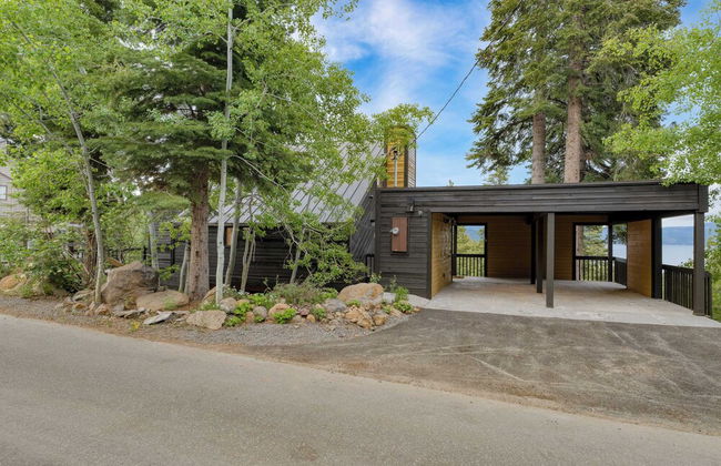 Lake View, Firepit, Game Room Remodeled Lake Tahoe Luxury Cabin by Avantstay - Foto 32