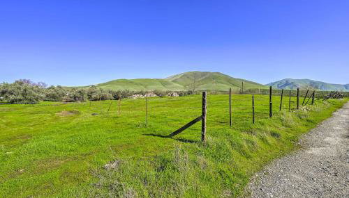 Peaceful Ranch Home with Sierra Nevada Views - Foto 3