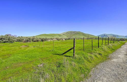 Peaceful Ranch Home with Sierra Nevada Views - Foto 3
