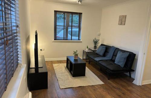 Small two Bed Apartment on a Private Road - Foto 10