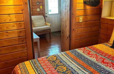 Peaceful Lakefront Cabin with Loft, Beach Access & Sunset Views in Buchanan Dam, Texas - Foto 9