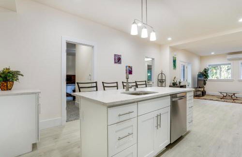 Modern Bellevue Home 10 Mi to Downtown Seattle! - Foto 8