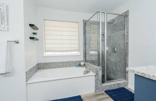 Rockwall Luxury Retreat-Pool/Spa/Patio/Gameroom - Foto 35