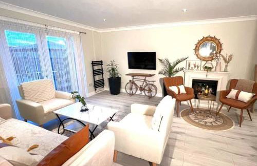 The Art Gallery Guest House - Newport Cozy 3-Bedroom Home - Foto 32