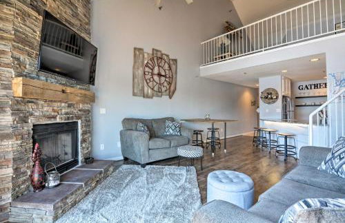 Deck, Pool and Views Lake of the Ozarks Condo - Foto 3