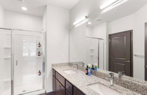 3BR King Bed Balcony North Raleigh - Foto 27