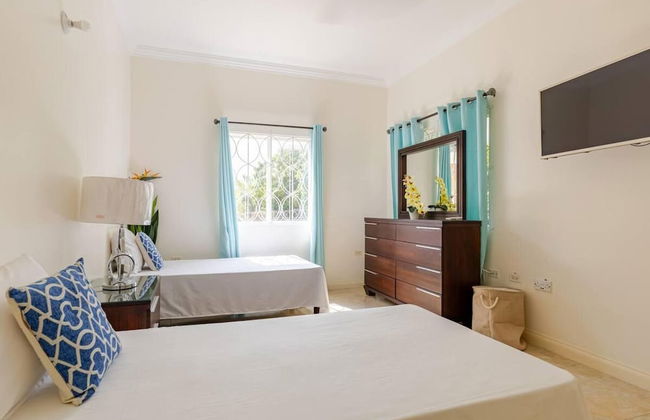 Modern 2br House W/pool and Sea View in Ocho Rios - Photo 2