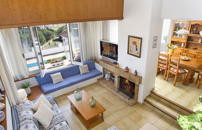 Spacious Holiday Villa With Private Swimming Pool and Various Terraces in Blanes - Photo 3
