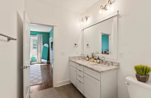 Walk to Vanderbilt and Belmont with Garage and Rooftop Deck - Foto 35