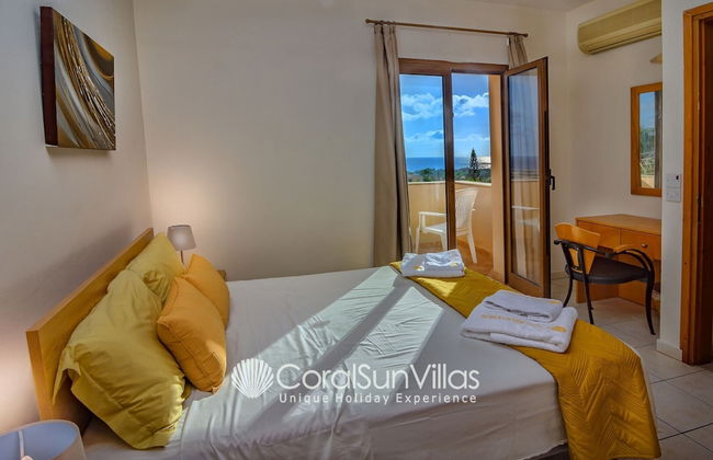 Large Pool & Garden, Billiard, Peaceful Area, Near to the Sea, Coral Bay Paphos - Foto 5