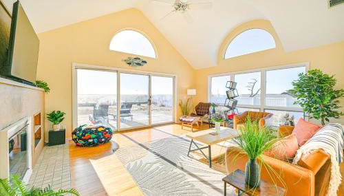 Bayfront Home in Patchogue w/ Deck & Fishing Dock - Foto 1