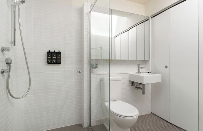 Crown Street Apartments by Urban Rest - Photo 36