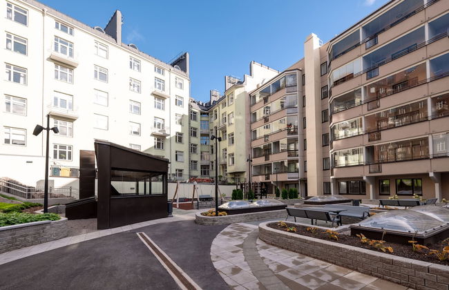 2ndhomes Modern & Cozy 2BR Apt w Balcony - Foto 24