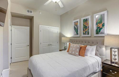 Chic 2BD with Balcony Pool Hot Tub & Marina Views - Foto 24