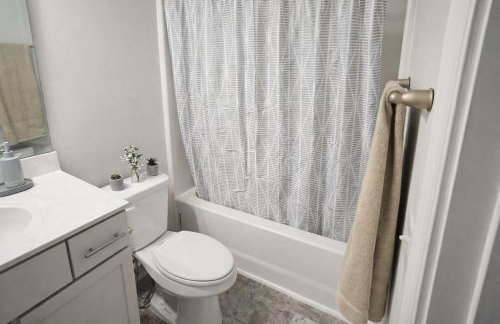 Clayton 6-Beds Family Home Near Raleigh Sleeps 12 - Foto 25