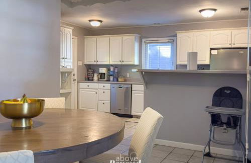 The Updated Aviator - Minutes to Everything Wichita Falls, TX - Foto 17