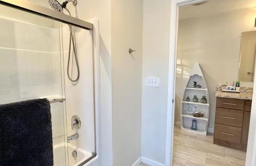 Waterfront Family & Pet Friendly Home with Hot Tub "Sandpiper Shores" - Foto 48